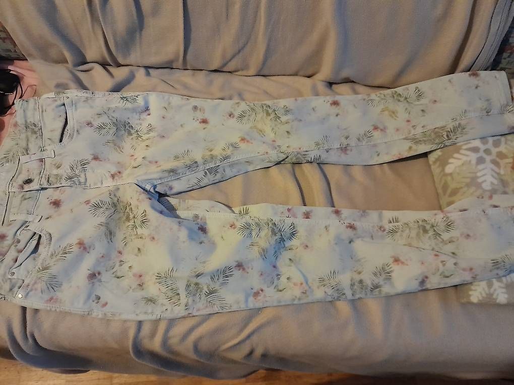 Pantaloni: schöne Hose gr. 38/28 – Usato da Ostermundigen venduto da deb1deb1