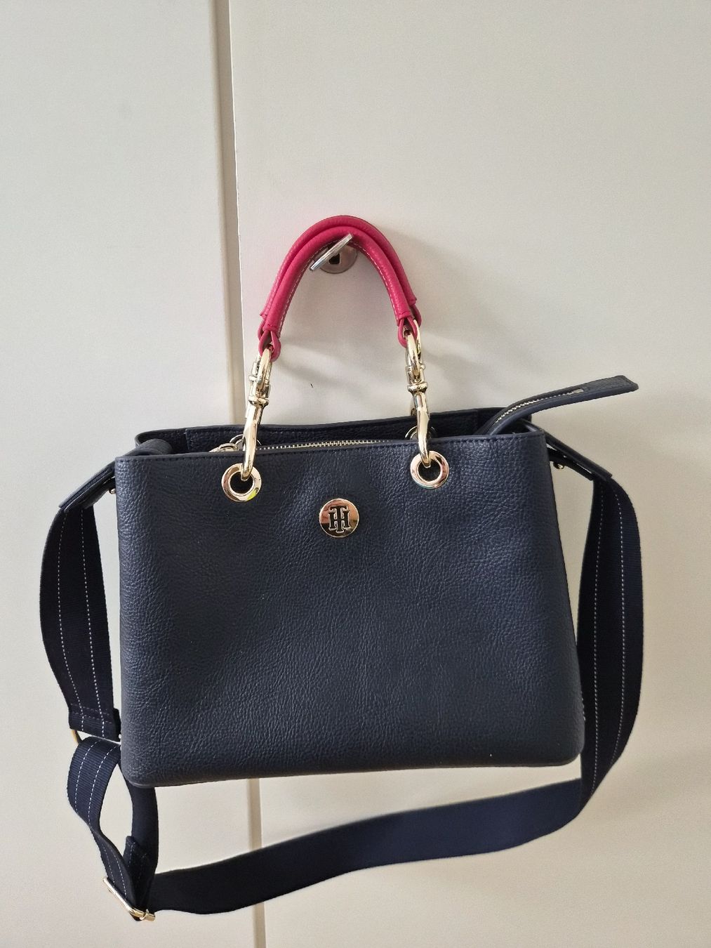 Tommy Hilfiger Borse da donna: Schwarze Tommy Hilfiger Handtasche  – Nuovo (secondo la descrizione) da Naters venduto da yvi21