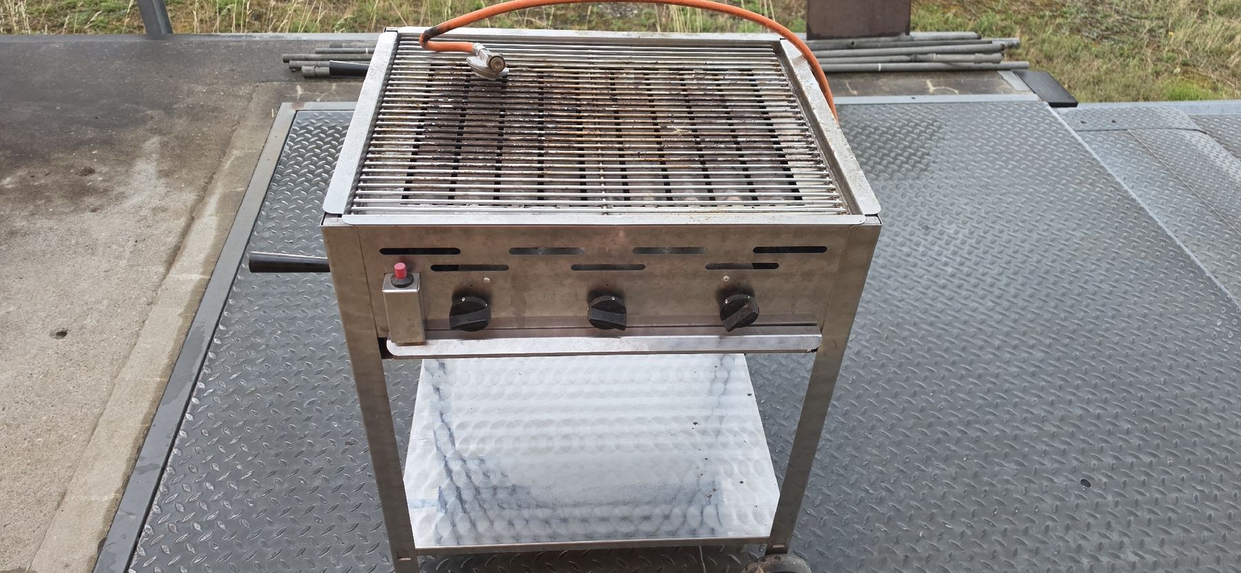 Grills: Gasgrill aus Edelstahl – Gebraucht aus Au SG von abrollfiaber 1