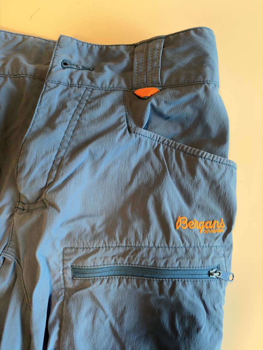 Bergans Pantaloni: Bergans Capri Pants, size S, blue, hiking active – Usato da Nyon venduto da tor_6gr5 4