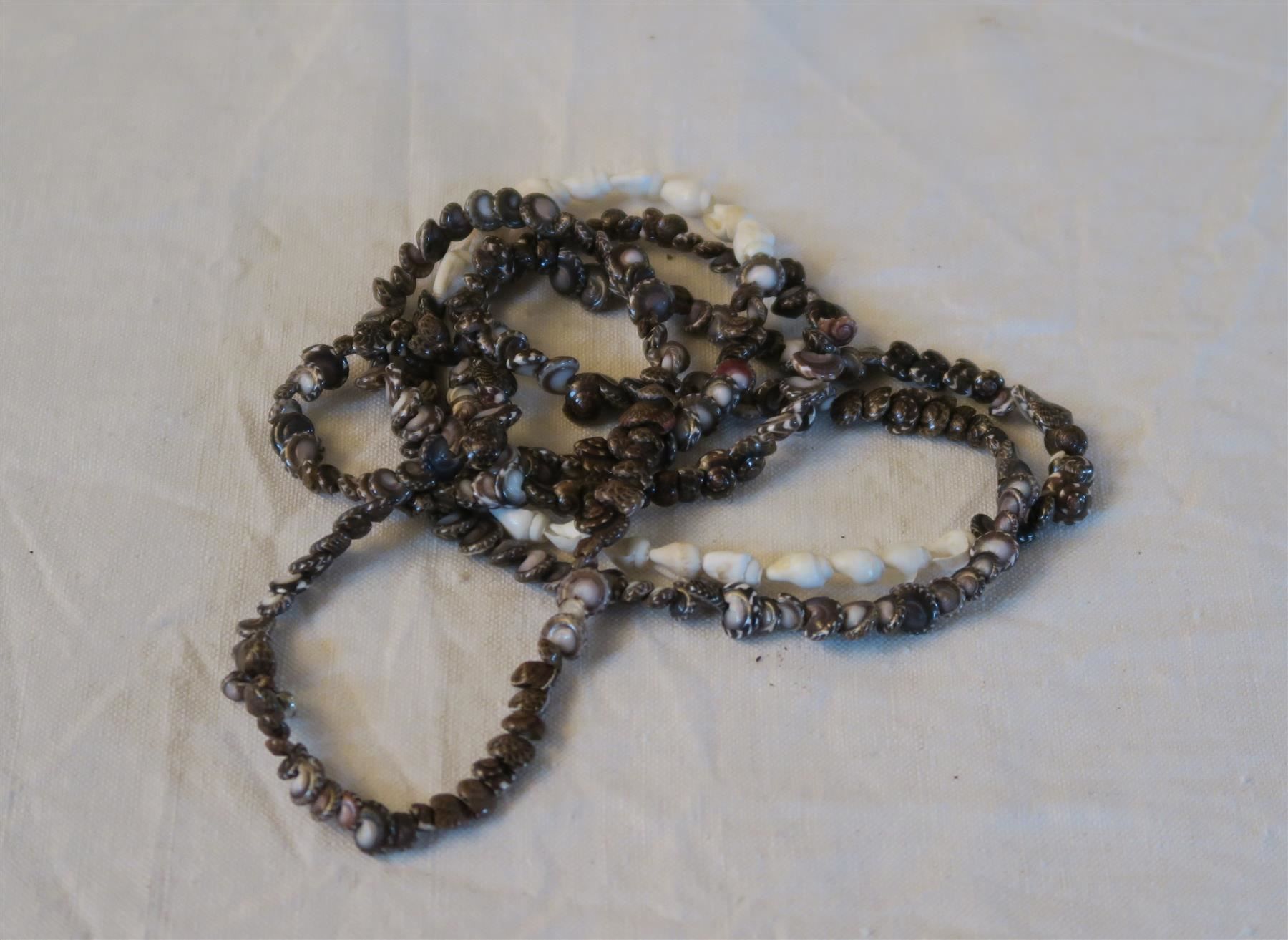 Catenine: Muschelkette braun/weiss – Usato da Brittnau venduto da marlenestone