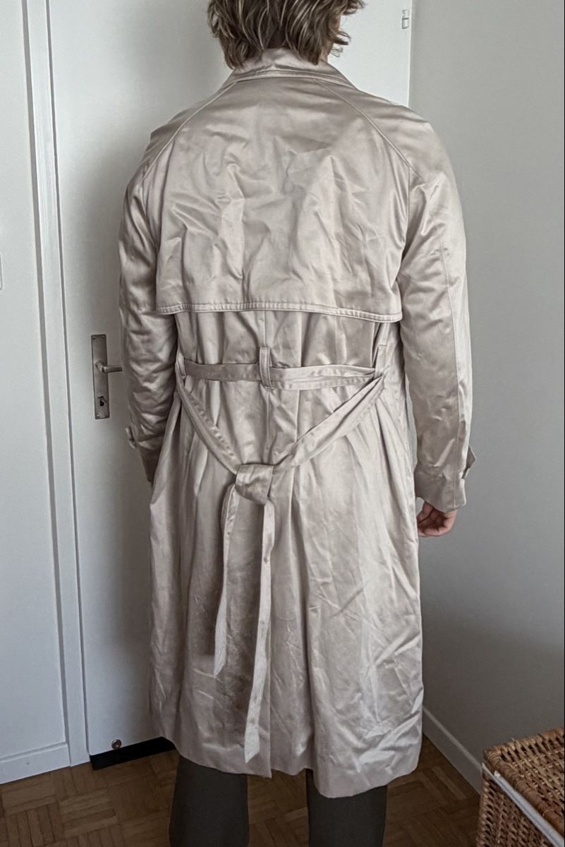 Cappotti: Trenchcoat Grau/Silber Grösse L – Usato da Zürich venduto da Nickel_Finn 2