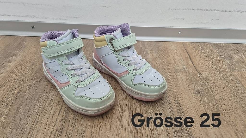 Schuhe für Mädchen: Kinderschuhe grösse 25 – Gebraucht aus Immensee von ser_8529 1