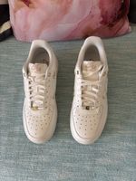 Nike Air Force 1 mit goldene Haken 39