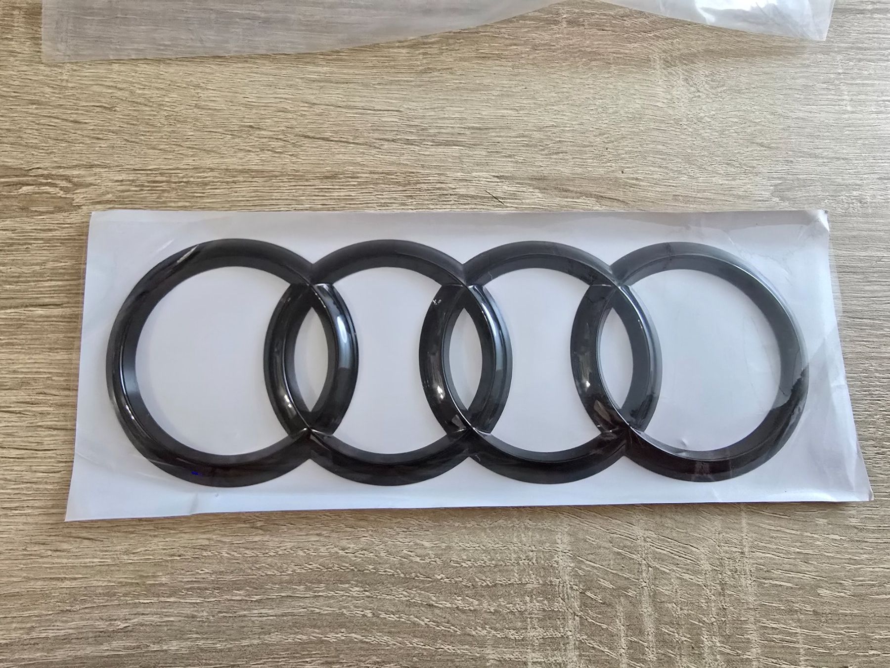 Audi Alle Autoersatzteile: 4 Ringe 230mm Audi Schwarz Glanz – Neu und originalverpackt aus Bellikon von Kekko11