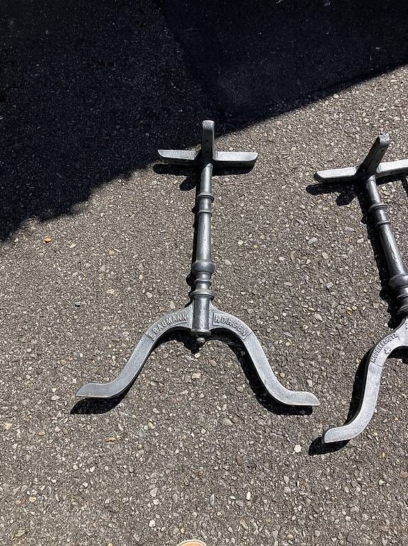 Altri mobili d'antiquariato: Gusseisen Tischbeine Horgen Glarus – Usato da Kriens venduto da Gartenfee03 1