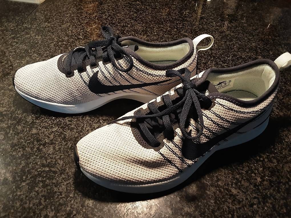 Nike Chaussures hommes: Nike Schuhe – D'occasion à Titterten par Neleh82