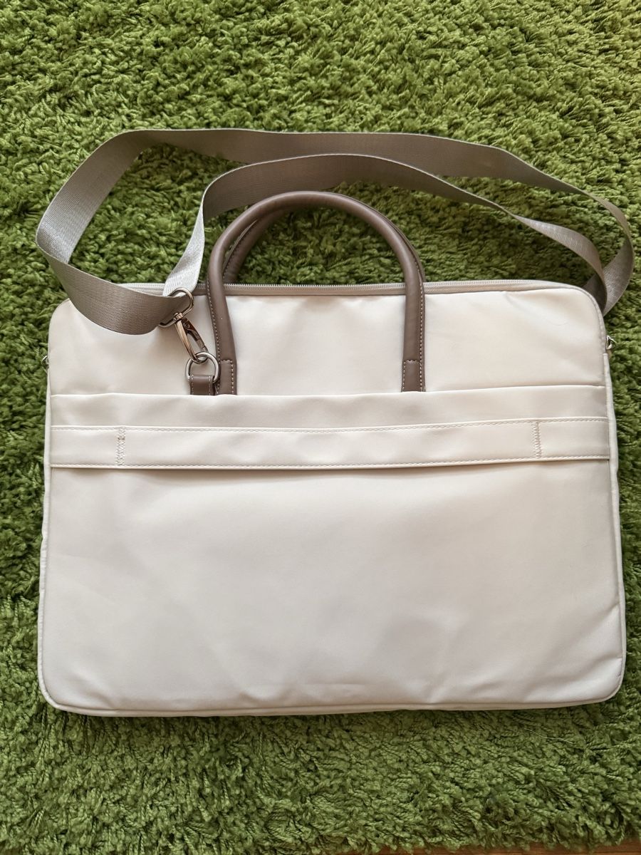 Valises & Sacs: Laptop-Tasche – D'occasion à Wangen ZH par Aisha69