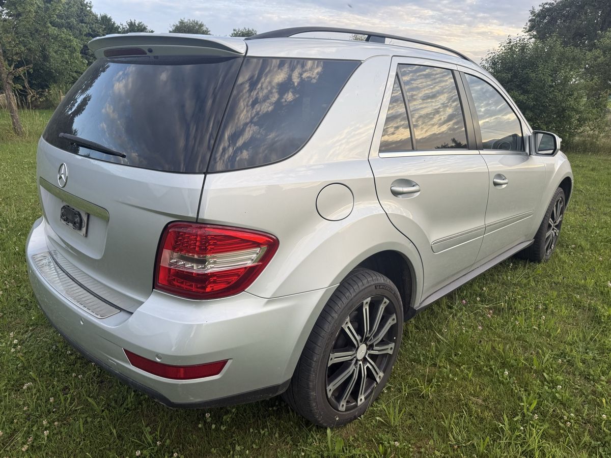 Mercedes-Benz Automobili: Mercedes ML 500 – Usato da Niederbipp venduto da baggerch 3