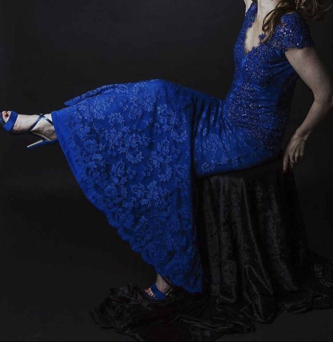 Kleider: Abendkleid Spitze blau Grösse S – Gebraucht aus Affoltern am Albis von Feather 1
