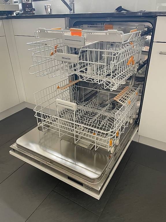 Cucine complete: Küche Hans Eisenring inklusive Geräte - Miele, Electrolux – Usato da Hüttwilen venduto da Marco182 3
