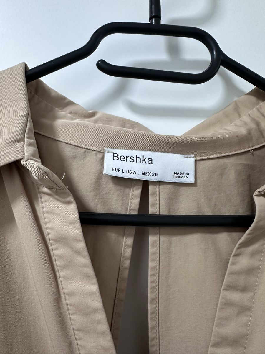 Bershka Kleider: Bershka Kleid – Neu (gemäss Beschreibung) aus Oberglatt ZH von end_9z2w 1
