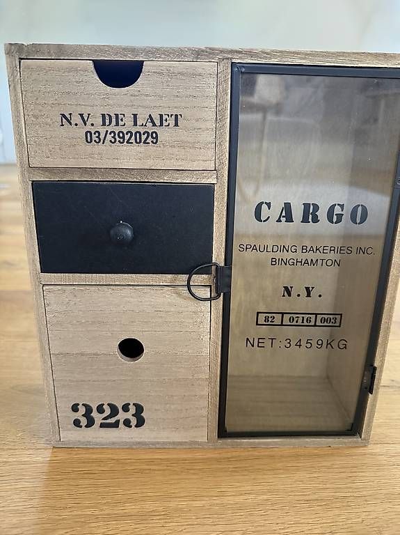 Casse di trasporto: Holzdeko mit Schublade und Türchen – Usato da Hindelbank venduto da LeoSal 2
