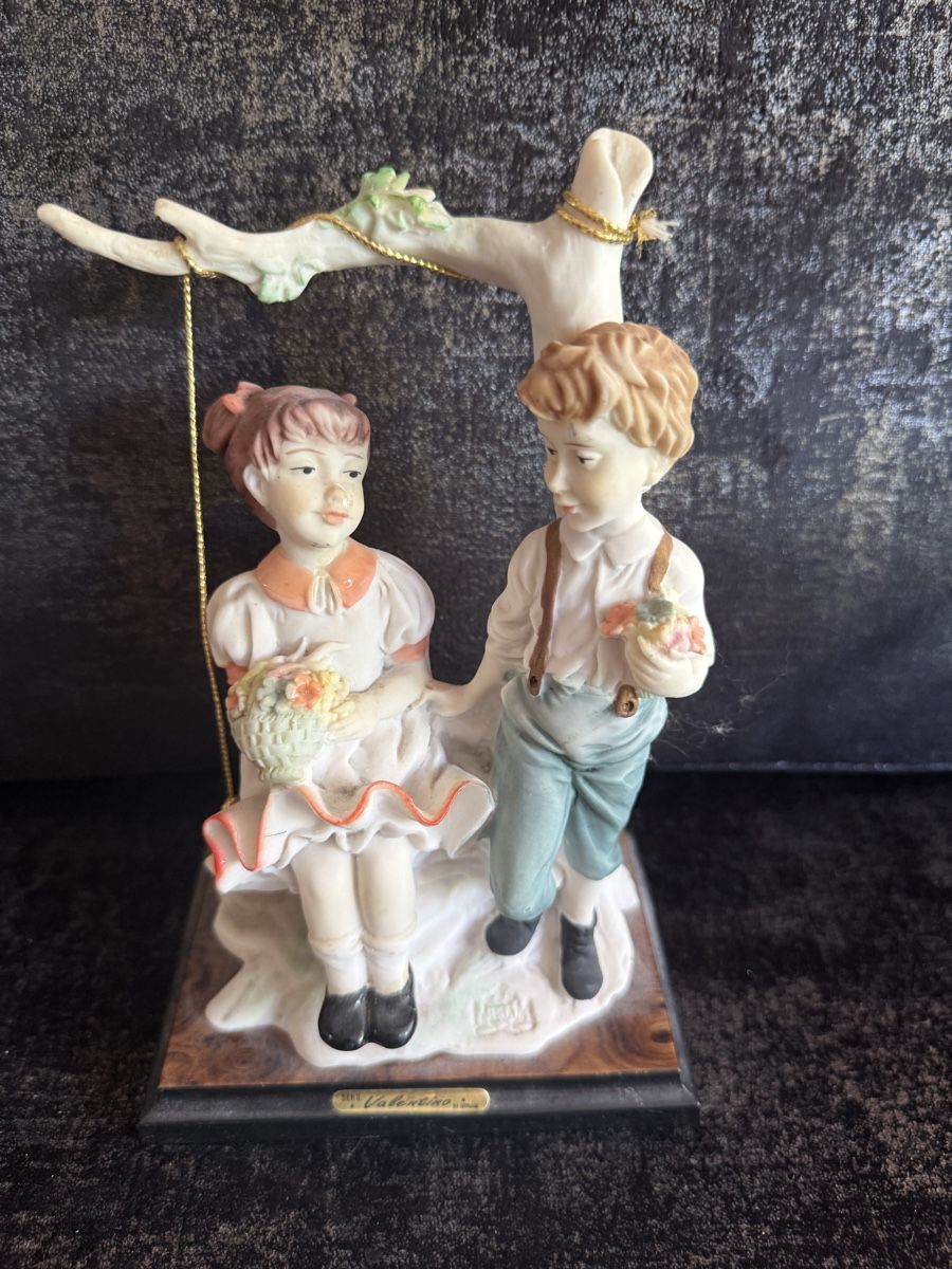Statuette: Figurine enfants sur balançoire . – Usato da Neyruz FR venduto da sve_6hhr