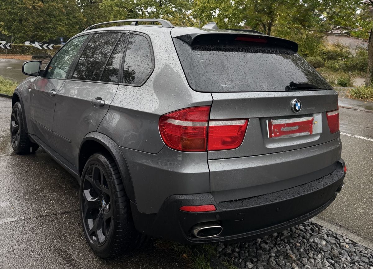 BMW Automobili: Bmw x5 3,0d 7 platzer – Usato da Dübendorf venduto da Jiimmy24 1