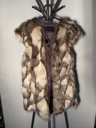 Weste Zara Basic Kunstfell braun beige Grösse M