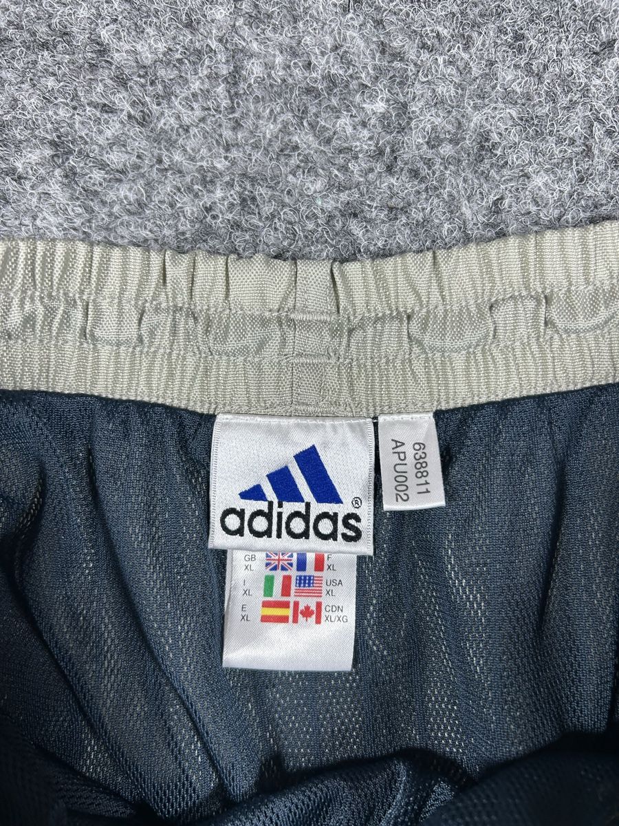 Adidas Pantaloni: 2000s adidas xl  – Nuovo (secondo la descrizione) da La Sagne NE venduto da Matlasape 2