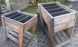 2 jardinières.à peindre ou laisser naturel 