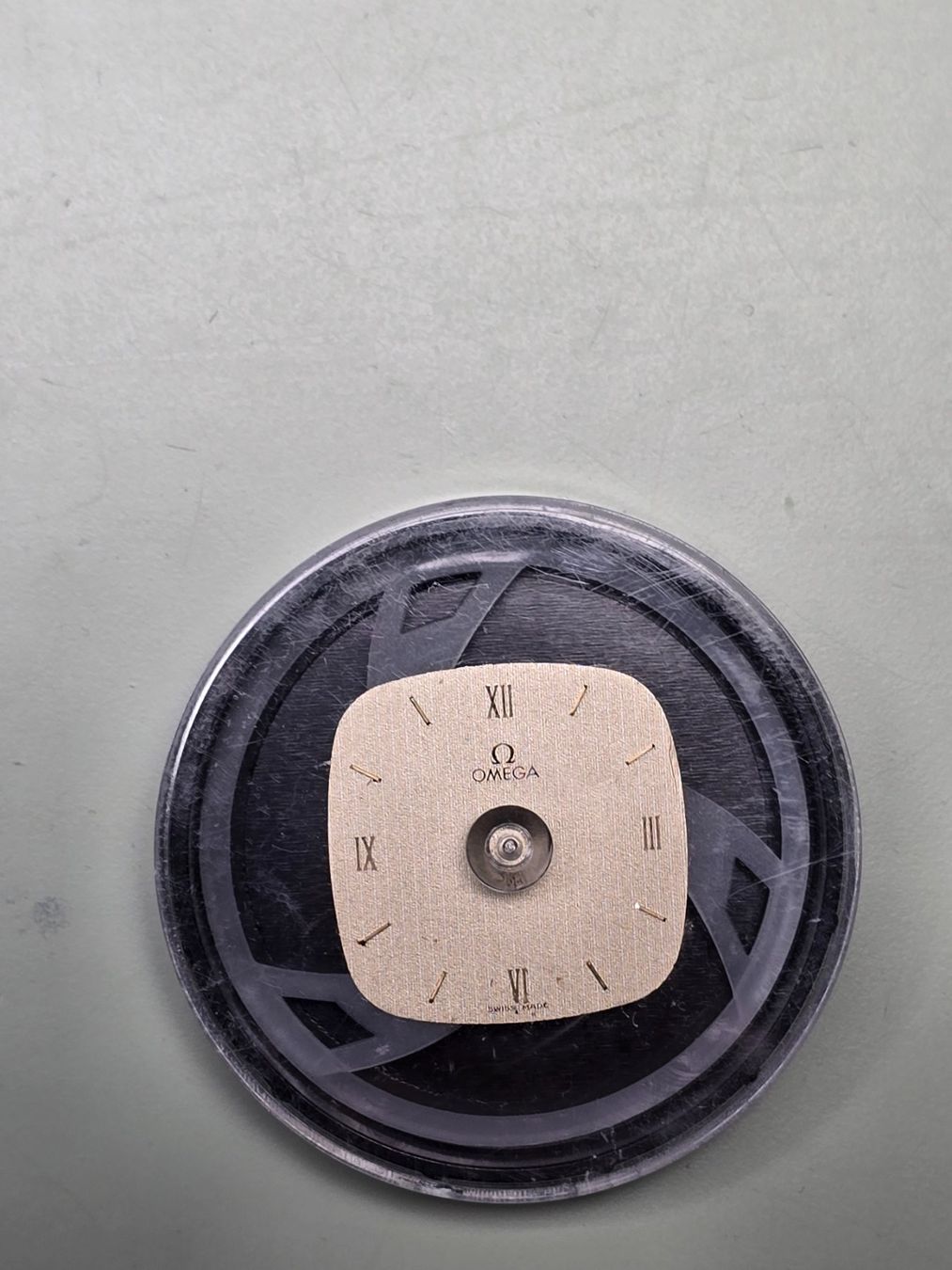 Omega Montres: Cadran Omega pour Omega Quartz 1377 – D'occasion à Tramelan par Nirdan 3
