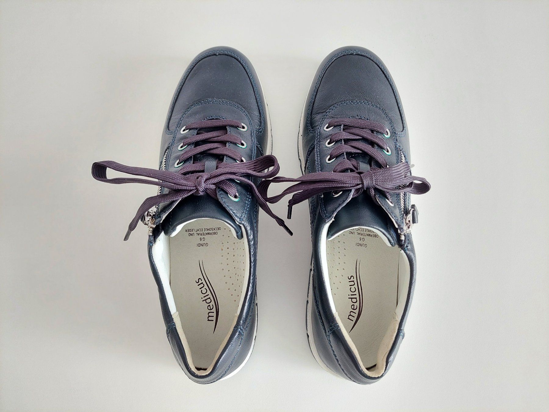 Scarpe da donna: Damen-Sneaker MEDICUS , Gr. 39 , voll echt Leder , fabrikneu – Nuovo (secondo la descrizione) da Zürich venduto da Lacoste06 4