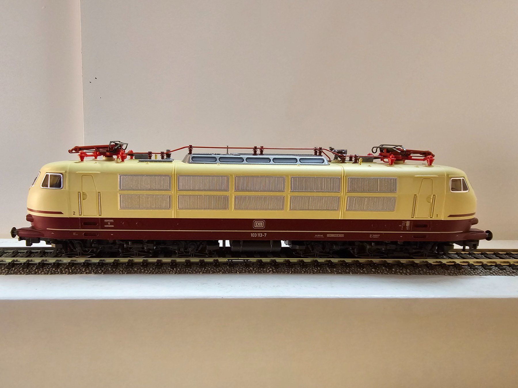Fleischmann Modellini di ferrovie: Fleischmann Baureihe 103 DB creme/rot – Usato da Rheinfelden venduto da stephan28bike 1