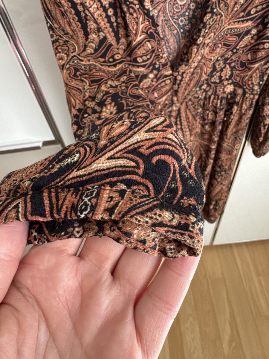 Robes: Kleid – Neuf (Voir description) à Sursee par Alyel 1