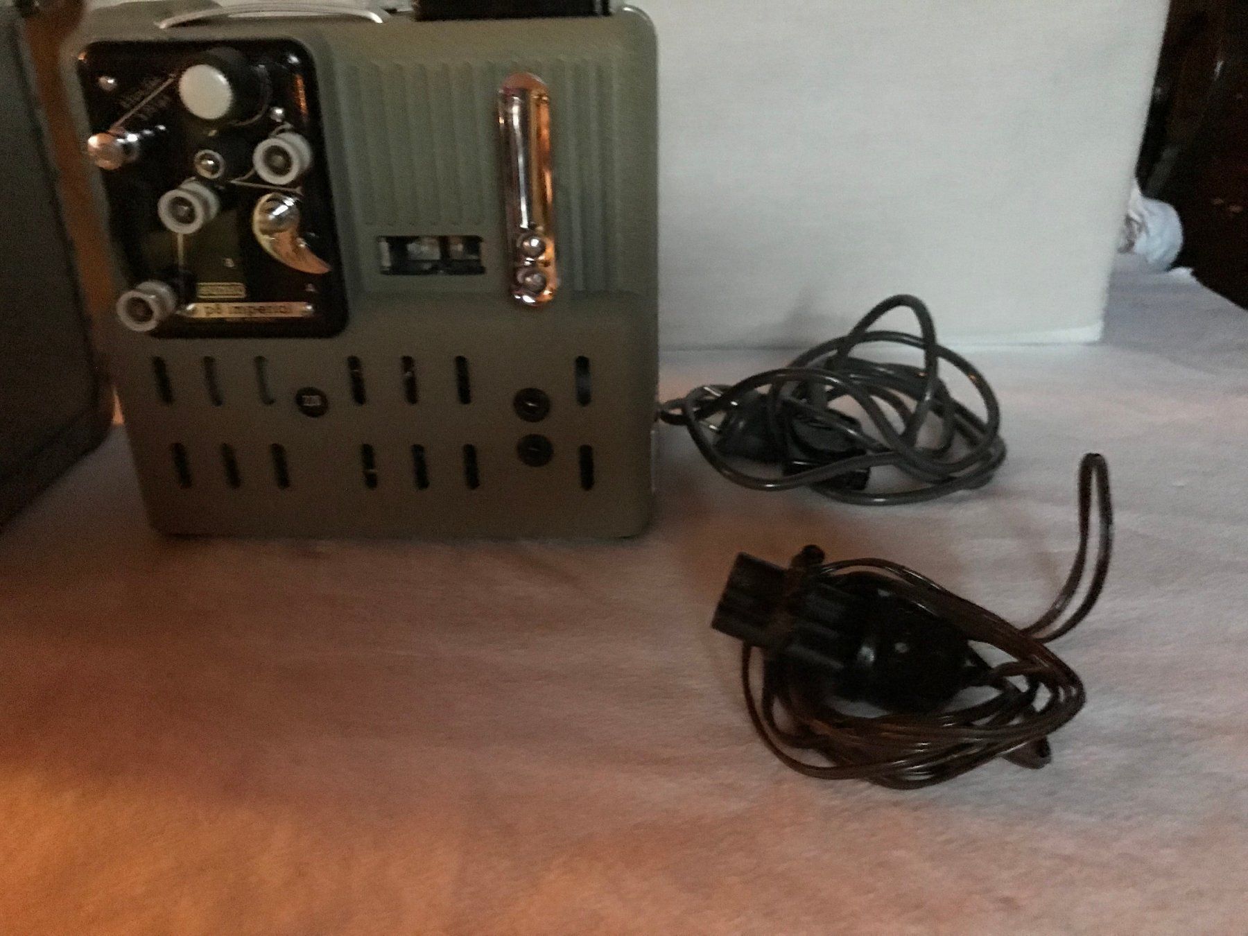 Proiettori: Projecteur Eumig P8 Imperial – Usato da Ste-Croix venduto da BuffetSC 3