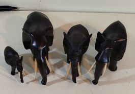 EbenHolz Elefanten Familie, 4-teilig,  Handgeschnitzt(em19)