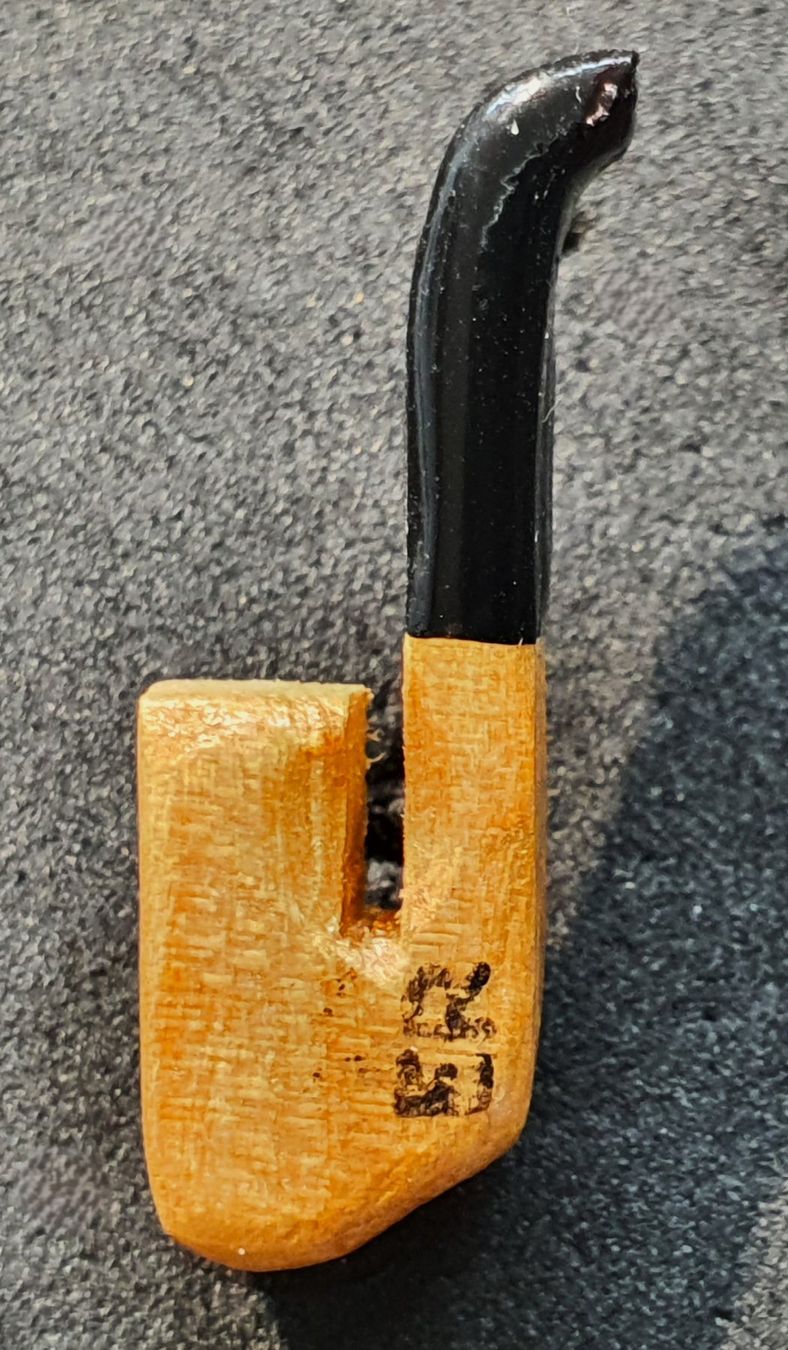 Tabakpfeifen & Zubehör: W359 - Pin ER Holz Tabak Pfeife Tabakpfeife – Gebraucht aus Reinach BL von Boston-Verkauf