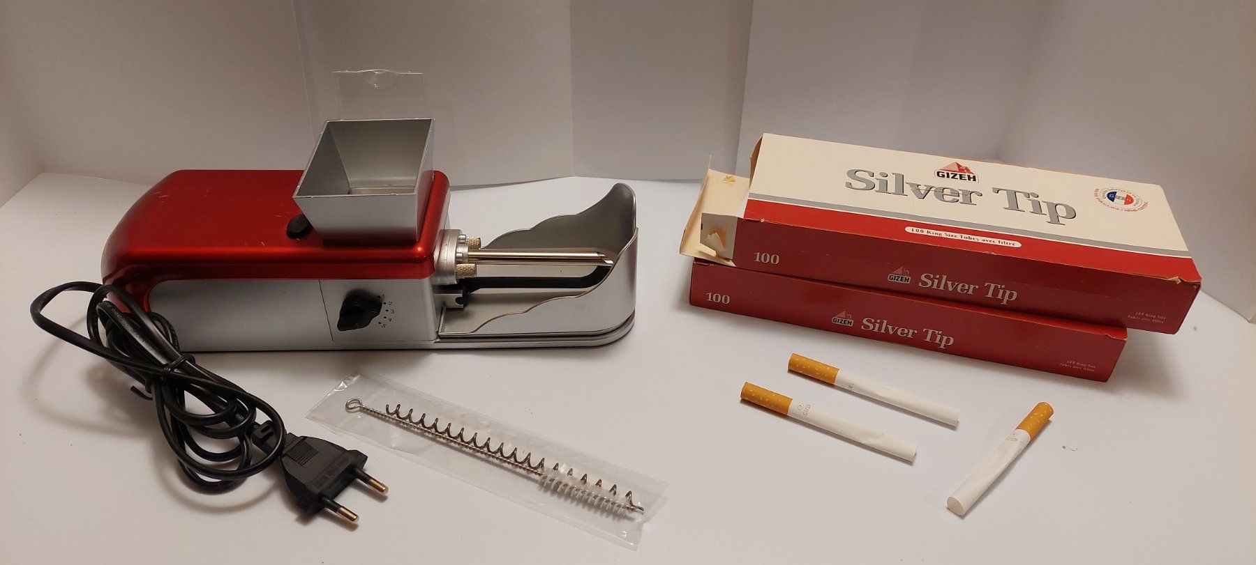Tutte le macchine: Cigarette, machine à tuber electrique avec deux boite tubes – Usato da Chapelle-s-Moudon venduto da gerryp 1