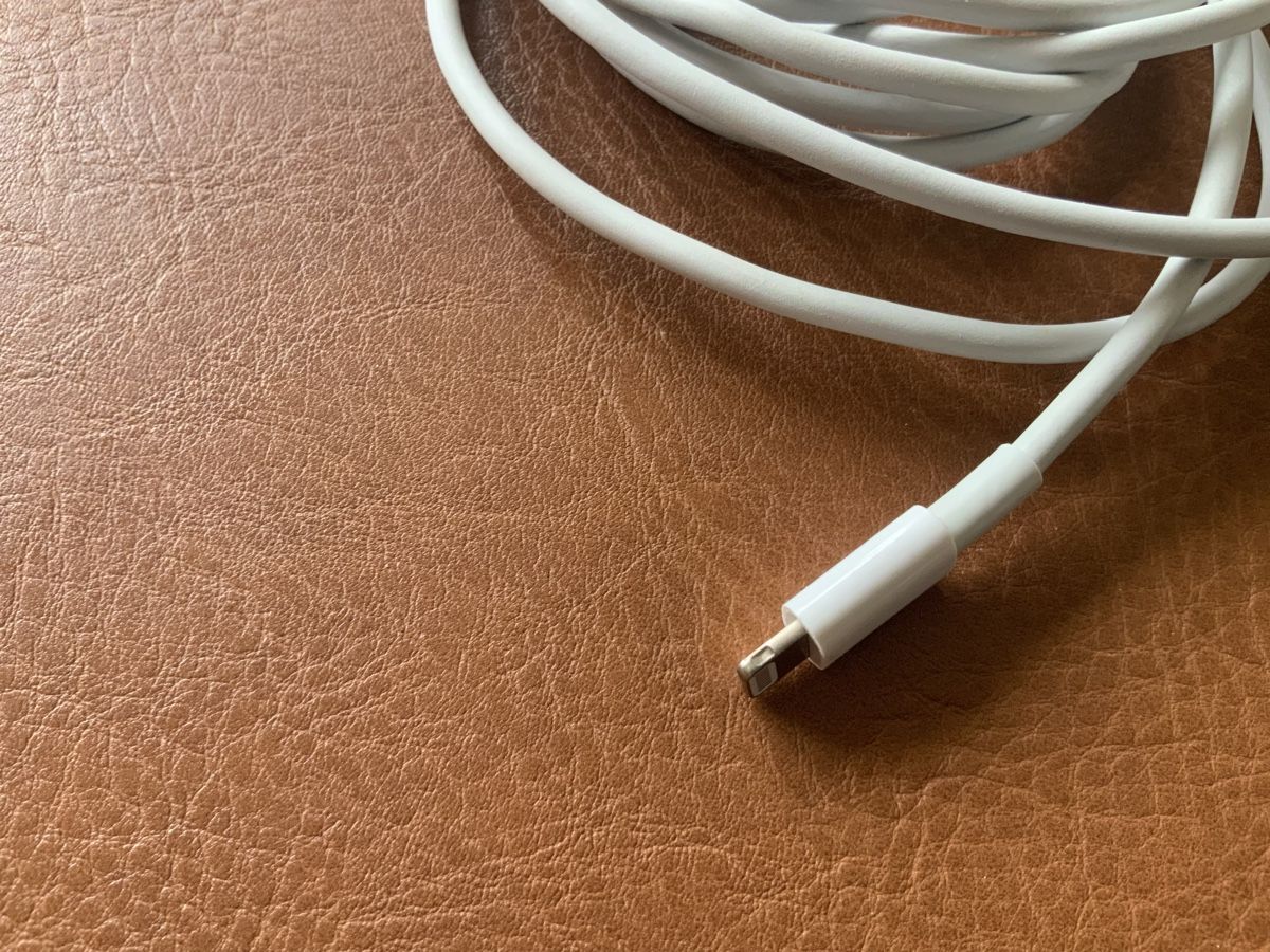 Apple Câbles: Apple USB-C to Lightning Kabel - 2m Ladekabel – D'occasion à Genève par GMa1234 1
