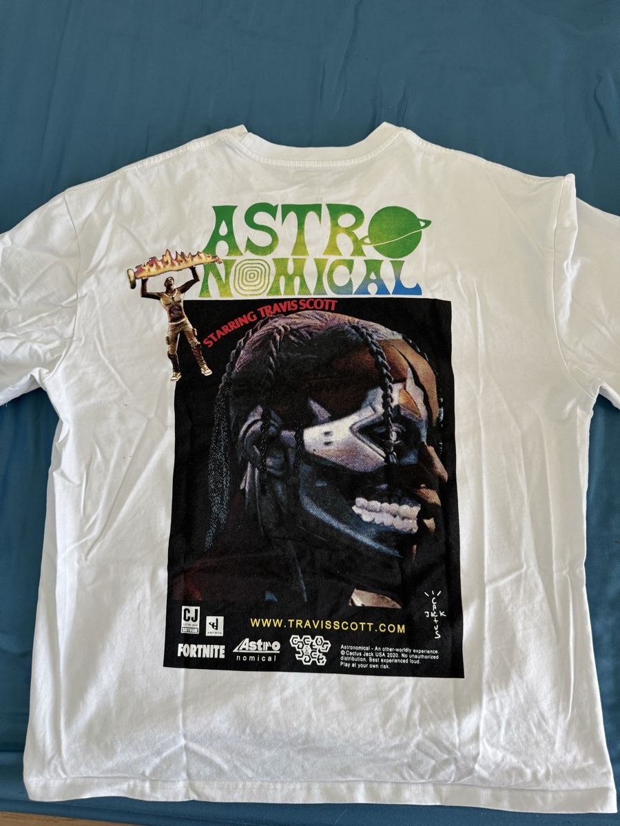 T-shirt: Travis scott x Fortnite XL – Nuovo (secondo la descrizione) da zürich venduto da sel_c7gk
