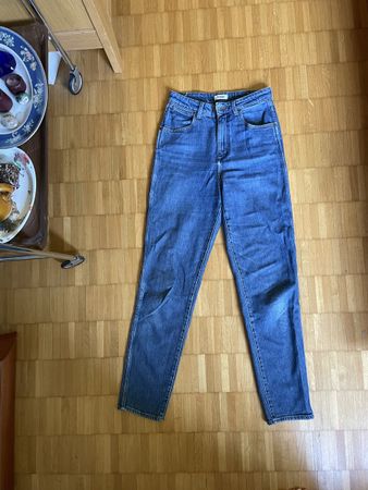 Wrangler Women’s Jeans, Size 27/34, Light Wash Denim