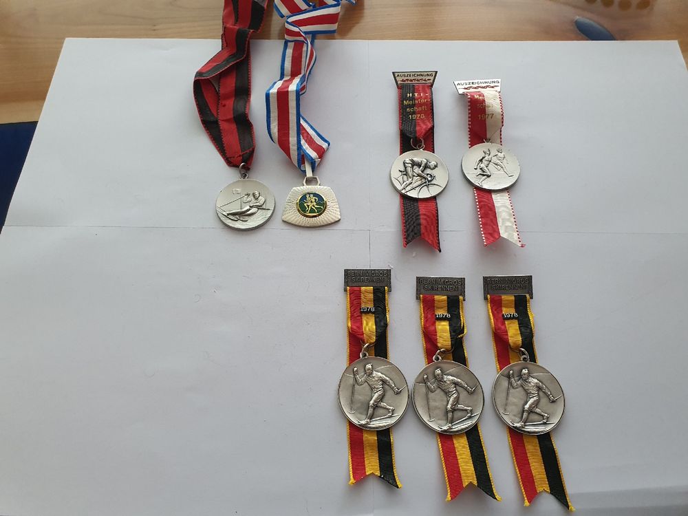 Medaillen: 21. Verschiedene Schweizer Auszeichnungen – Gebraucht aus Schwarzenburg von D.a.v.i.dM.