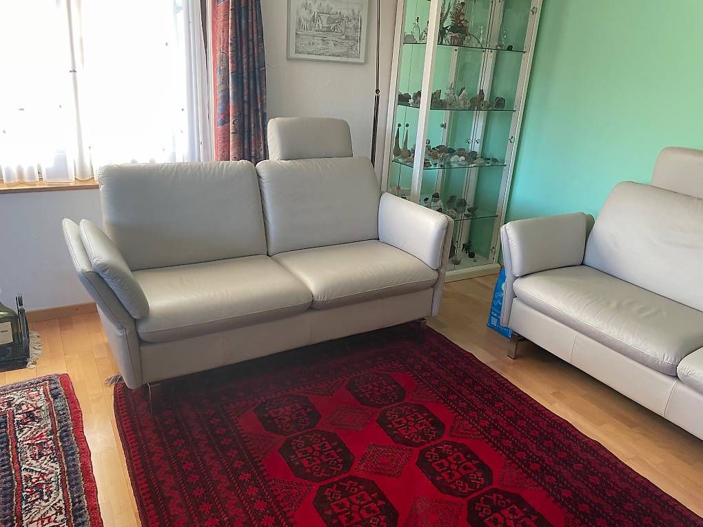 Divani: In Graubünden! 2 moderne Ledersofas hellgrau !  – Usato da Zürich venduto da Azrun77