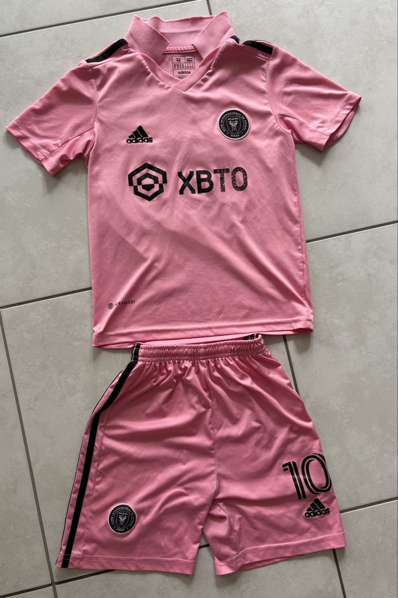 Scarpe, pantaloni & magliette da ginnastica: Fussballtrikot Inter Miami Messi 10 – Usato da Stilli venduto da dan_9y5z 2