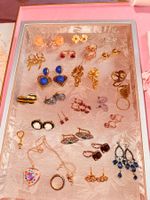 Lot de bijoux fantaisie divers styles et couleurs