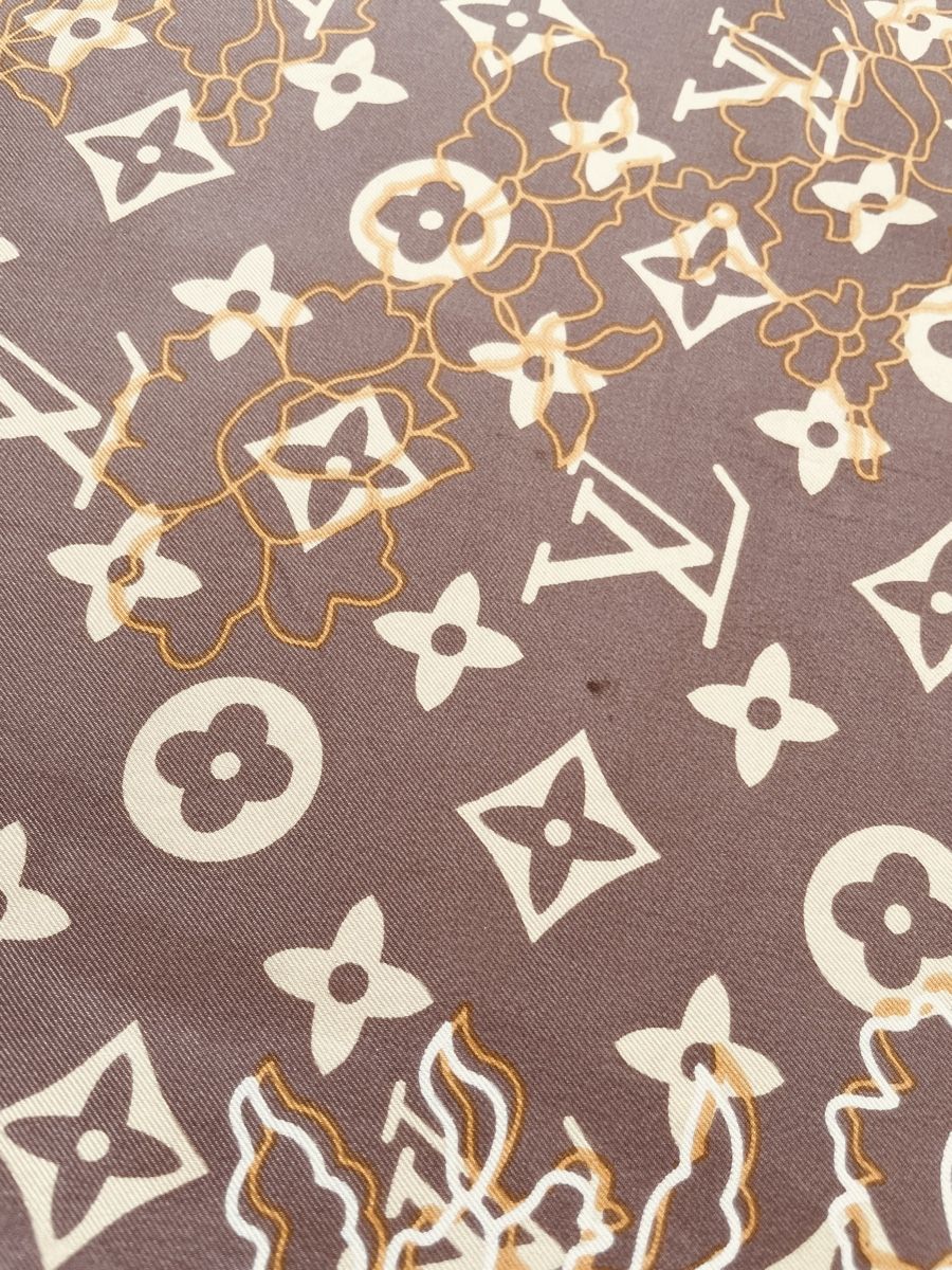 Louis Vuitton Foulard & Sciarpe: Louis Vuitton Silk Schal – Usato da Stäfa venduto da Nicole093 5