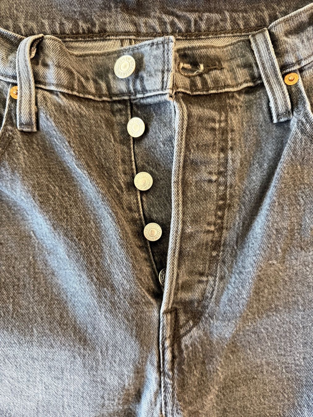 Levi's Jeans: Levi’s 501 Cropped - Grey – Usato da Zürich venduto da DianaPiii 2