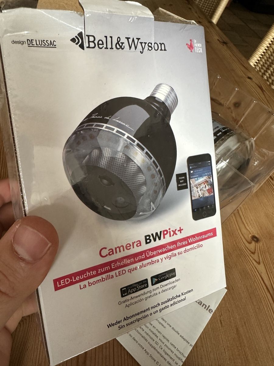 Appareil photo: IP Camera Bulb - New in Box! 💡  – Neuf (Voir description) à Seuzach par Wolf936 5