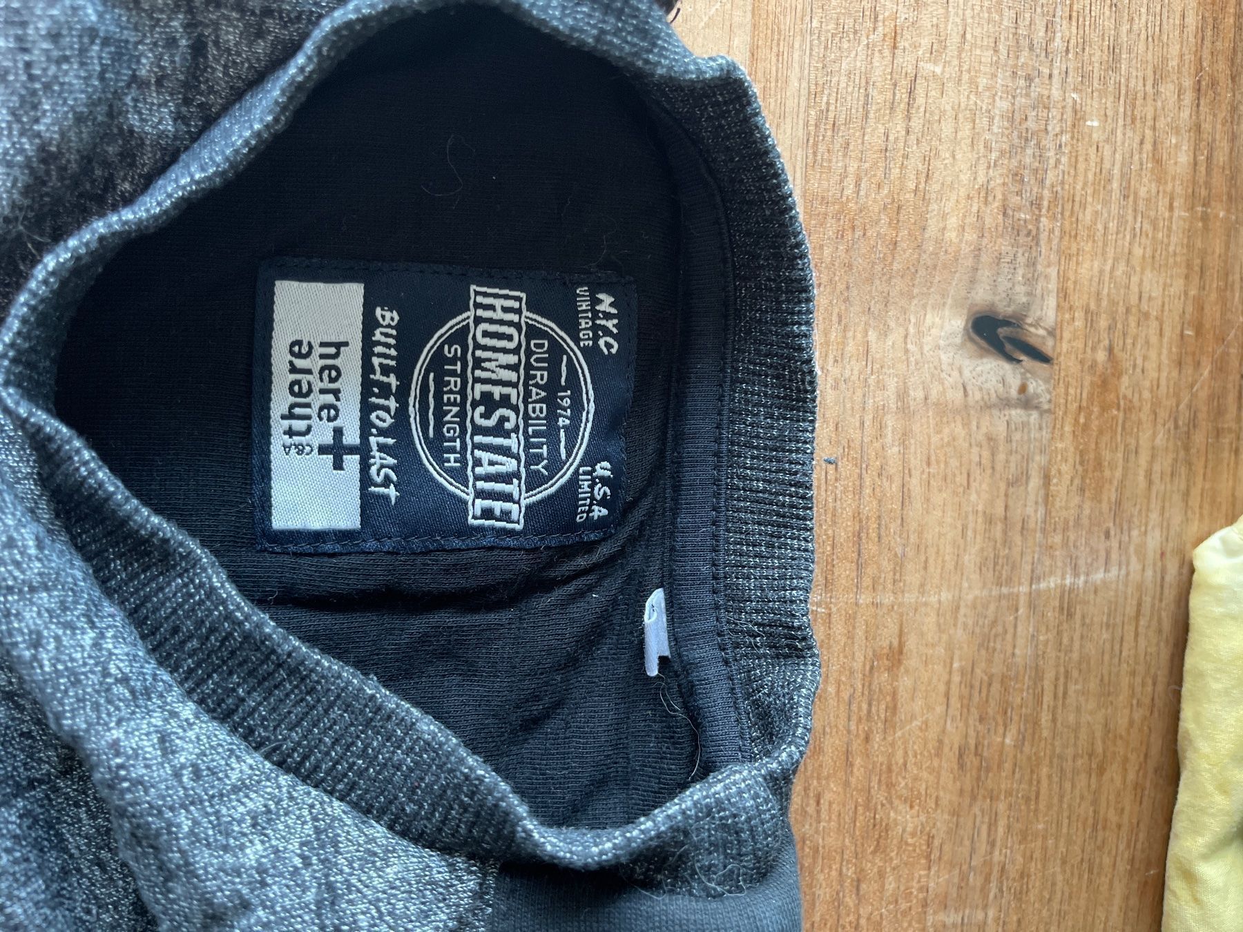 Maglioni & Felpe: Pullover – Usato da Schnottwil venduto da Garuso 1
