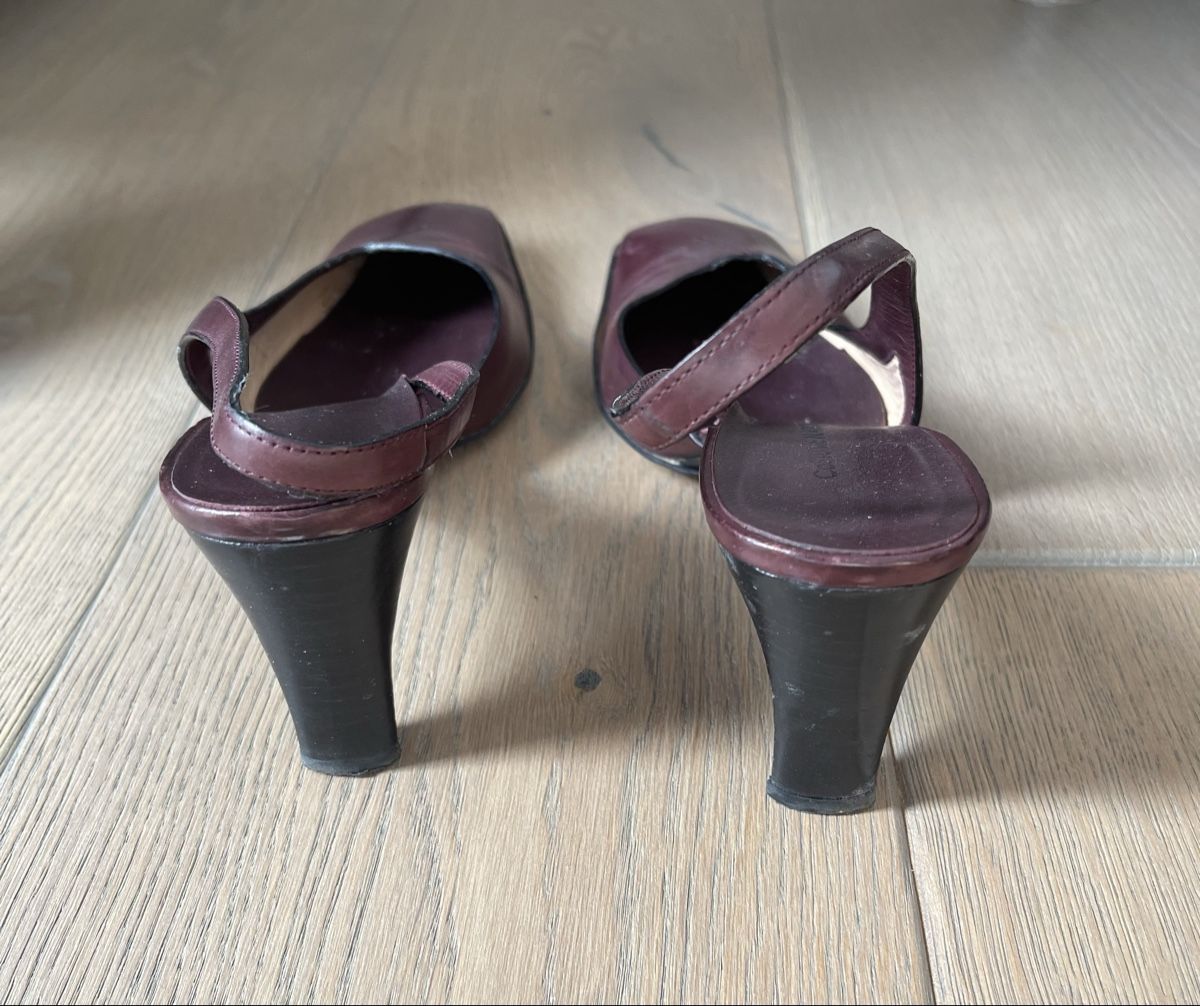Chaussures femmes: Costume National Leder Pumps Gr. 37 – D'occasion à Richterswil par Luisavia222 2