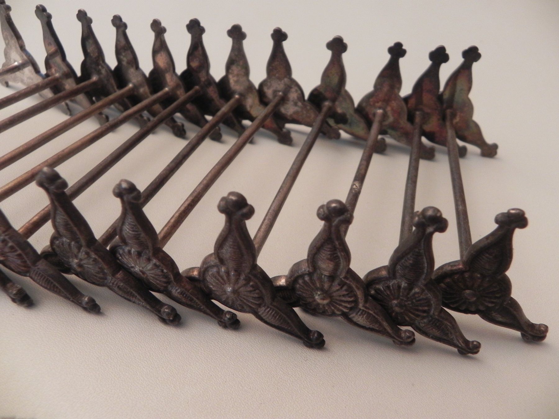 Set di posate: 12 alte Messerbänkchen versilbert - Jugendstil ? – Usato da Minusio venduto da Lory64 2