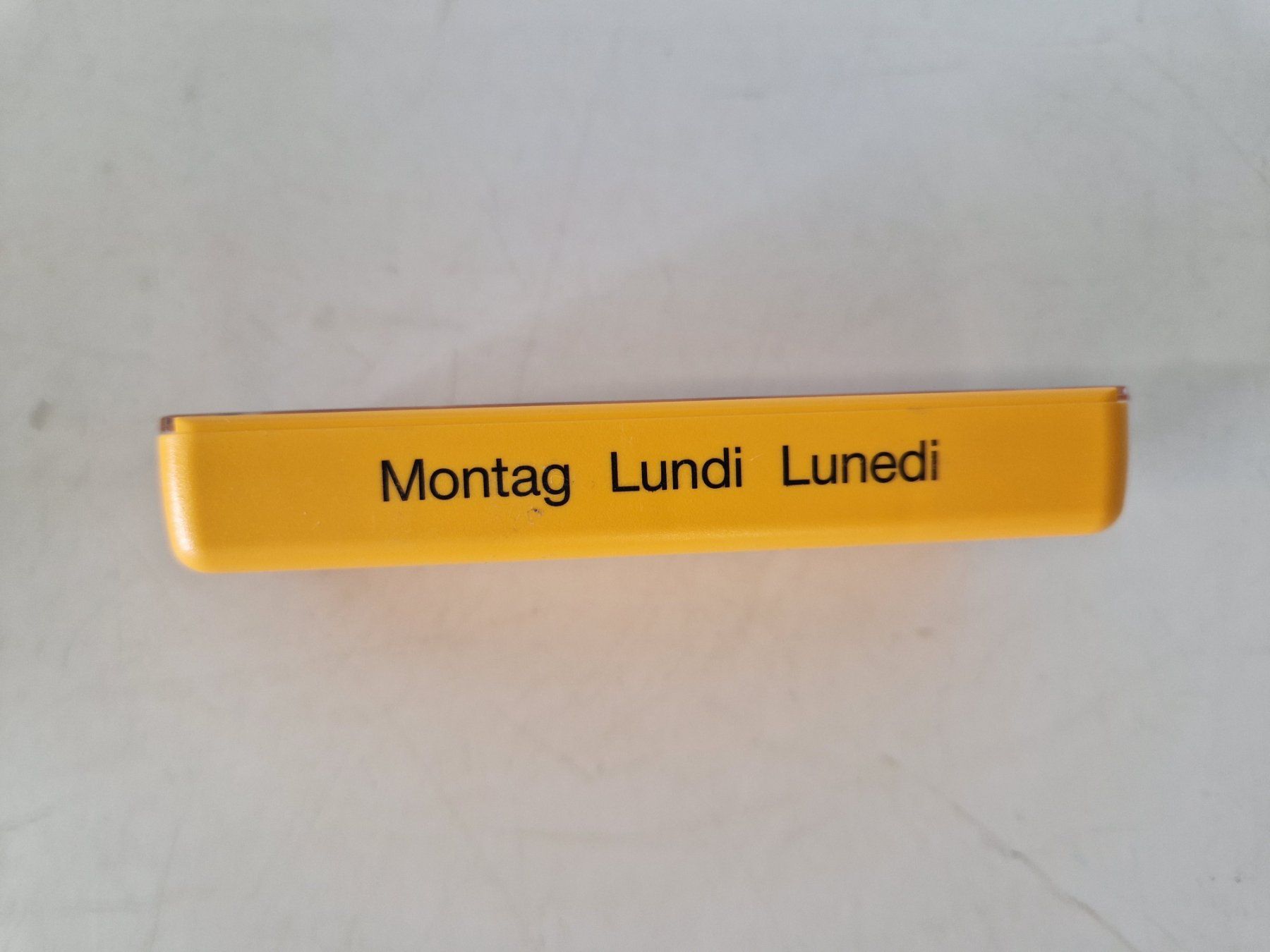 Contenitori & Simili: Farbige Medikamentenkassete – Usato da Muhen venduto da Restwert_Muhen 3