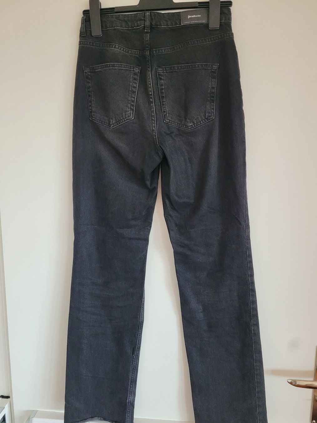 Stradivarius Jeans: Jeans droit noir – Usato da Villars-sur-Glâne venduto da ninisabri 1