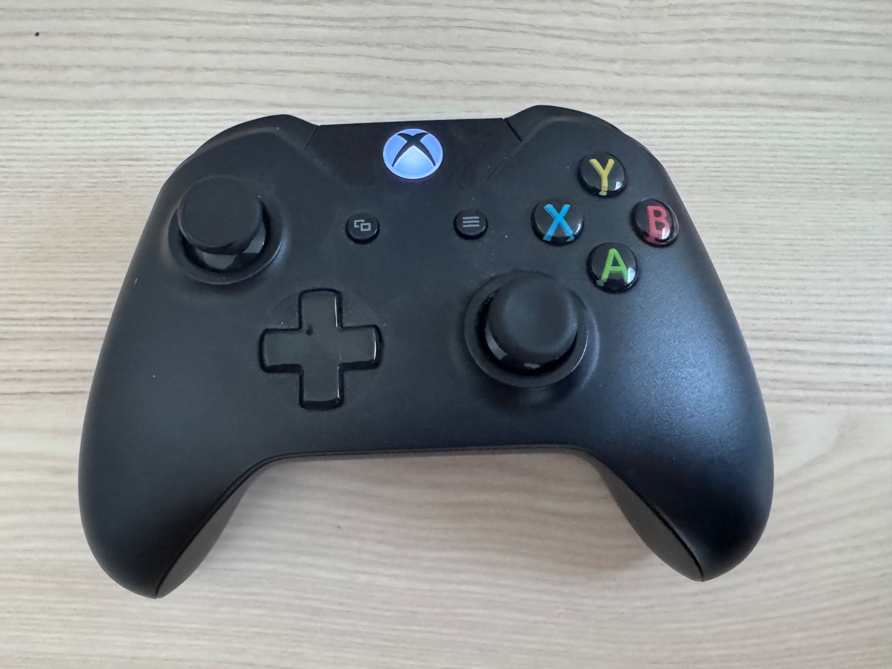 Controller: Controller XBox One – Gebraucht aus Stäfa von irina2508