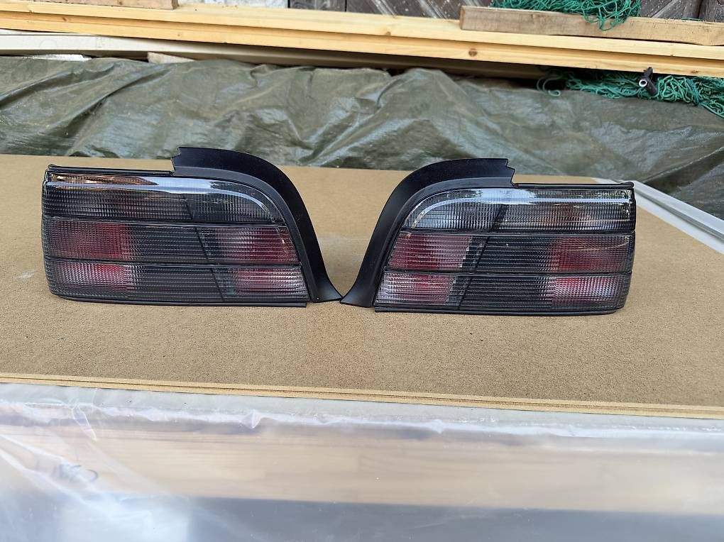 BMW Tutti pezzi di ricambio auto: Bmw E36 Coupe MHW Rückleuchten – Usato da Muri AG venduto da Aero96
