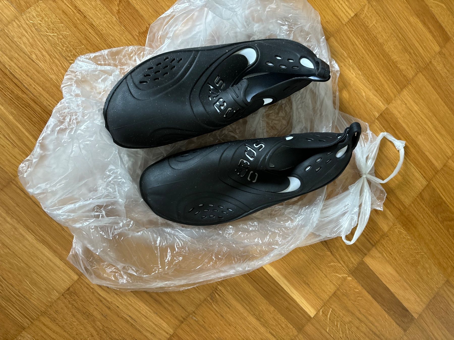 Speedo Scarpe da uomo: Badeschuhe Speedo – Usato da Winterthur venduto da Sunshine143 1
