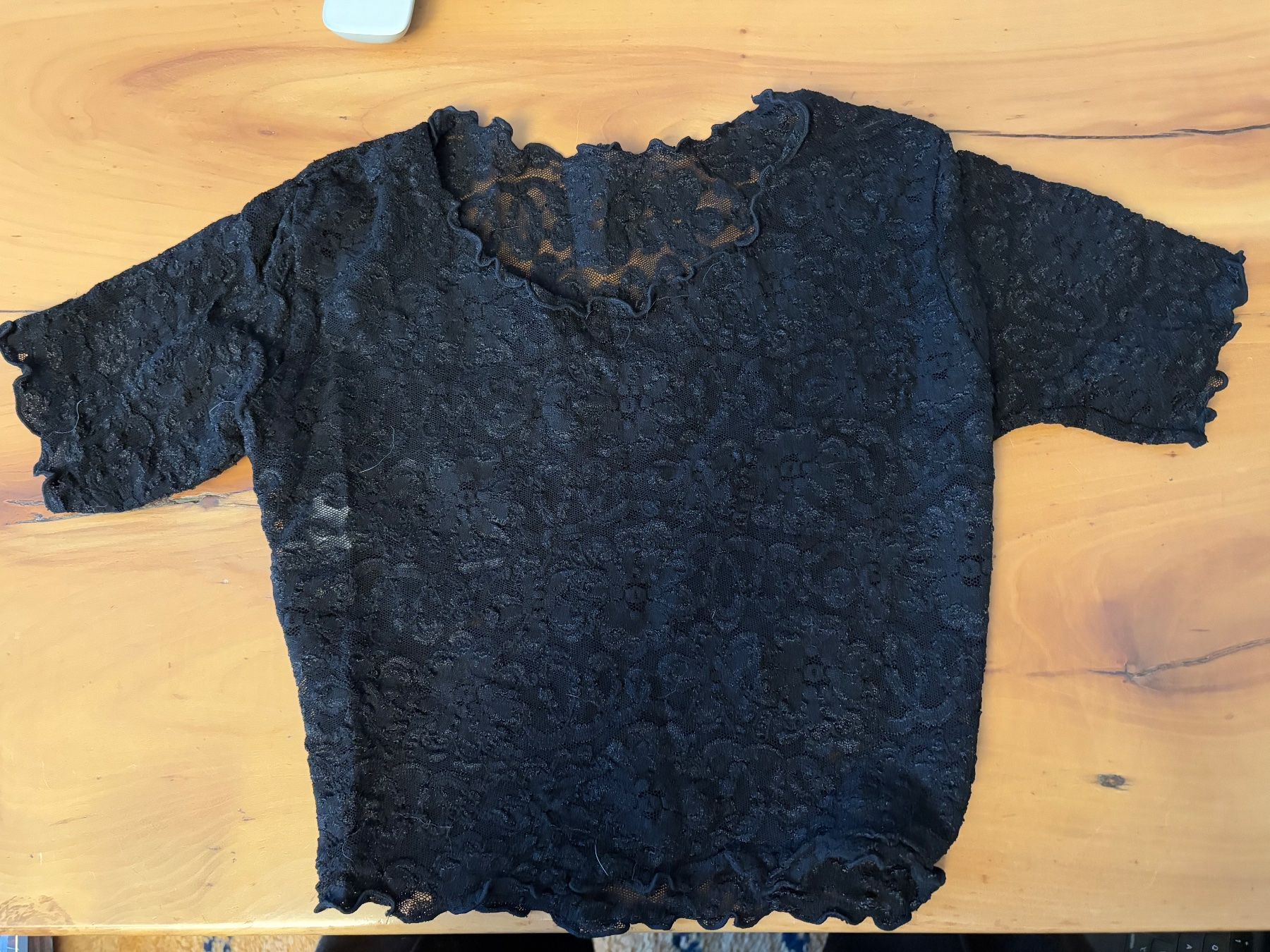 Tops: Top dentelle noir élégant, taille 38 – D'occasion à Lausanne par milou201619