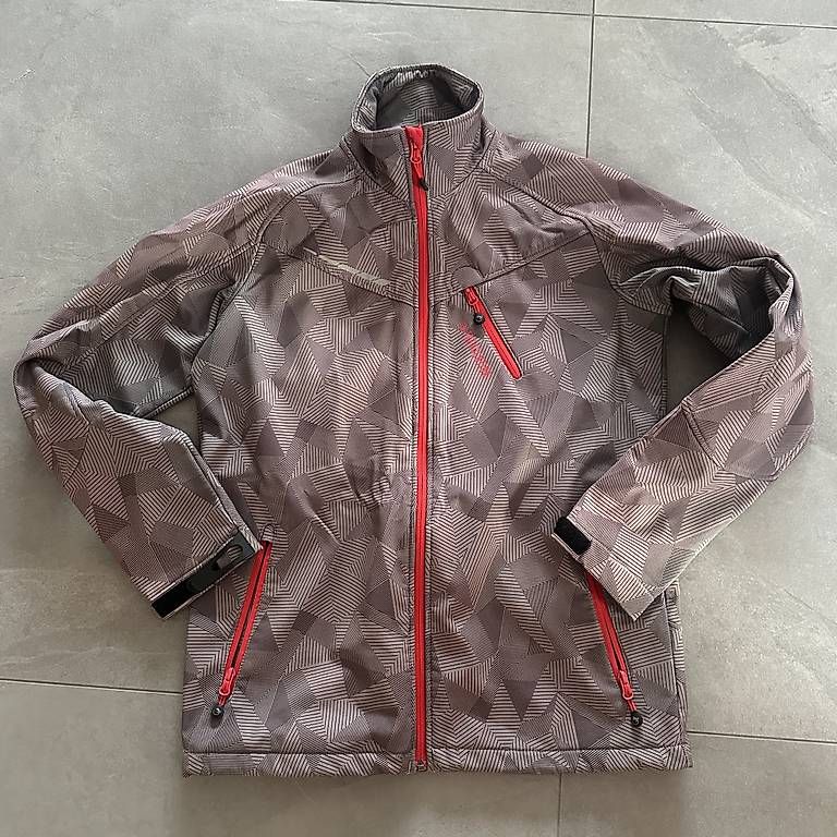 Trevolution Giacche & Cappotti: Veste taille 176 Trevolution imperméabe – Usato da La Chaux-de-fonds venduto da ccjp